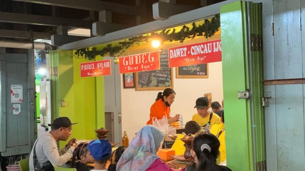 Kuliner Pasar Oro-Oro Dowo - Gudeg Dewi Ayu