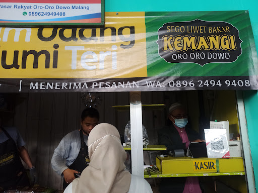 Kuliner Pasar Oro-Oro Dowo - Sego Liwet Bakar Kemangi